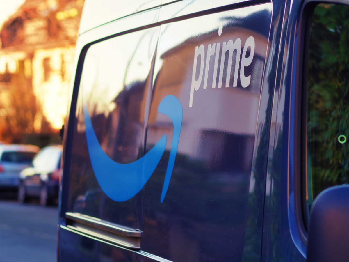 Competing with Amazon Prime: Tactics for Small Businesses 💼